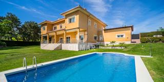 Xalet  N/a. Zona norte presenta en ciudalcampo este magnífico chalet unifami