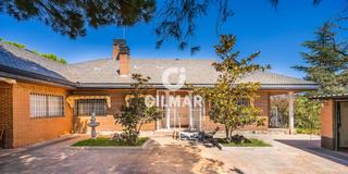 Chalet  Avenida principal. Se presenta este exclusivo chalet independiente en la prestigios