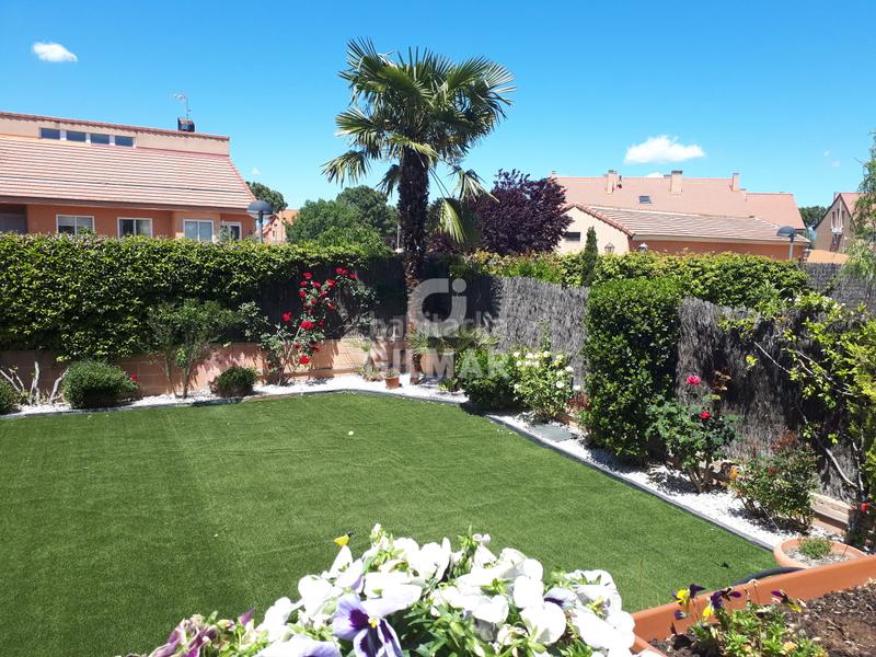 Foto 22b946d0-55e9-4feb-9ffb-398cc6cefc51. Casa bifamiliare con camino riscaldamento parcheggio piscina in Algete