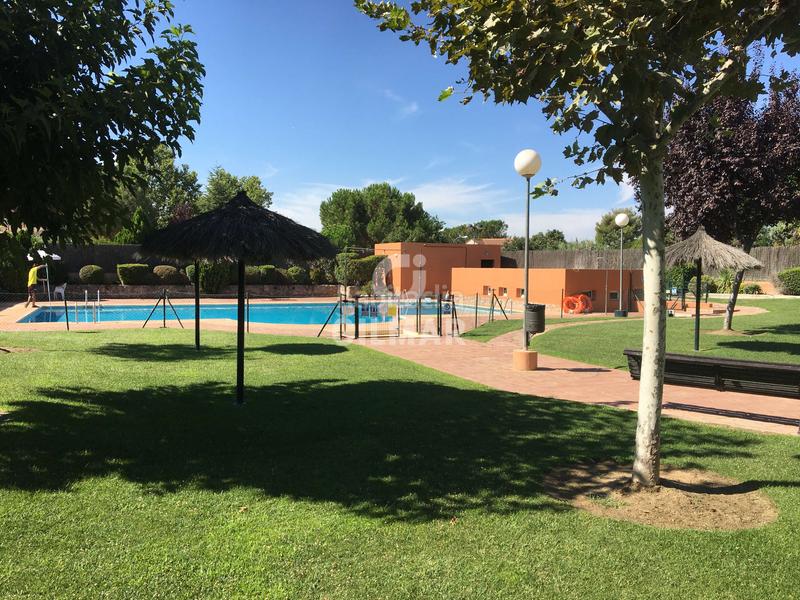 Foto 3e96f1ae-1613-4630-8a7c-d5a605f12e0d. Casa bifamiliare con camino riscaldamento parcheggio piscina in Algete