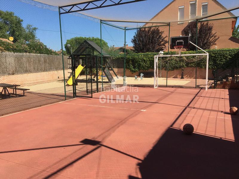 Foto aa259778-ed50-4887-a944-7672e8df3f37. Casa bifamiliare con camino riscaldamento parcheggio piscina in Algete