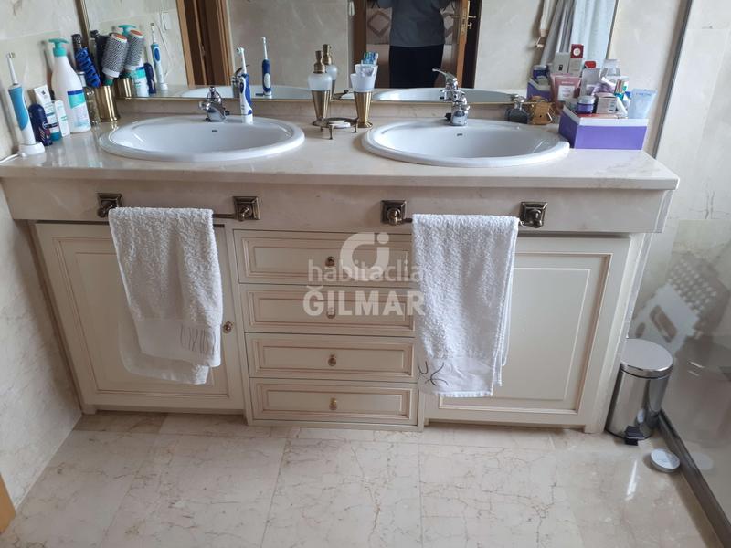 Foto b0c3696c-cb62-41ab-af0e-5e6ae4d31584. Casa bifamiliare con camino riscaldamento parcheggio piscina in Algete