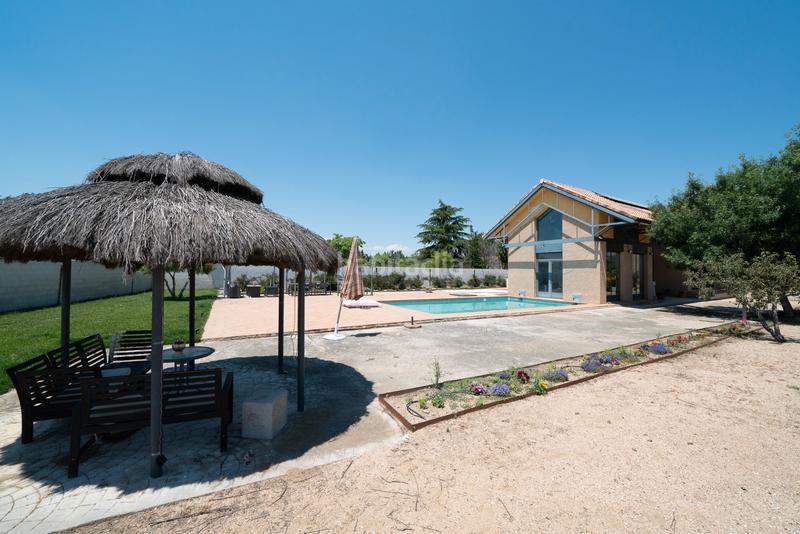 Foto 1a6f7370-e161-4a77-bf79-78d52bb703b0. Chalet with fireplace parking pool in Valdetorres de Jarama