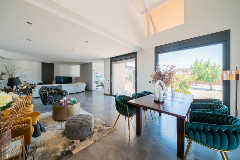 Foto a2ddb365-d1ef-49d7-81f3-8844d1361a27. Chalet with fireplace parking pool in Valdetorres de Jarama