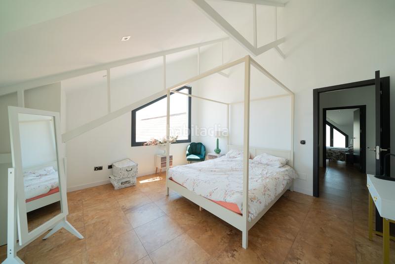 Foto dd3e6a4d-bc66-4a34-af31-7fed29c7d3dc. Chalet with fireplace parking pool in Valdetorres de Jarama