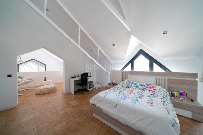 Foto f2704010-a054-4bb4-be67-d9fc46c7990d. Chalet with fireplace parking pool in Valdetorres de Jarama