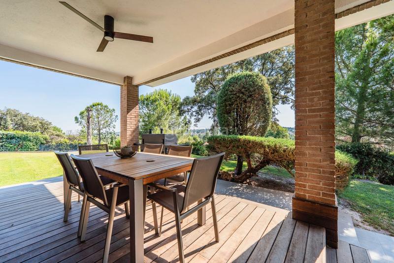 Foto 0fb39ffa-9c76-42e3-8d8f-1af19ec85477. Chalet con camino riscaldamento parcheggio piscina in Santo Domingo