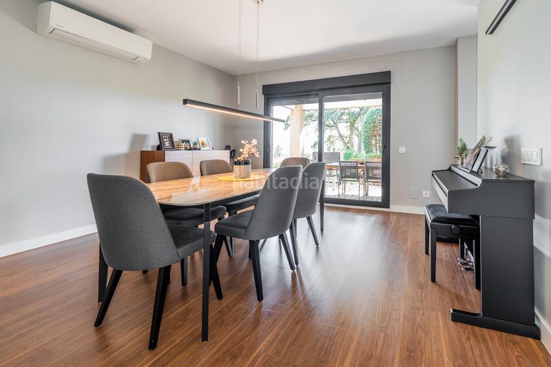 Foto 9550a4ae-1fc8-48d0-a87c-ea32e0aa9e30. Chalet con camino riscaldamento parcheggio piscina in Santo Domingo