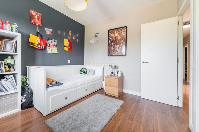 Foto c97e367f-077e-40a1-88cb-e64c60636b0e. Chalet con camino riscaldamento parcheggio piscina in Santo Domingo