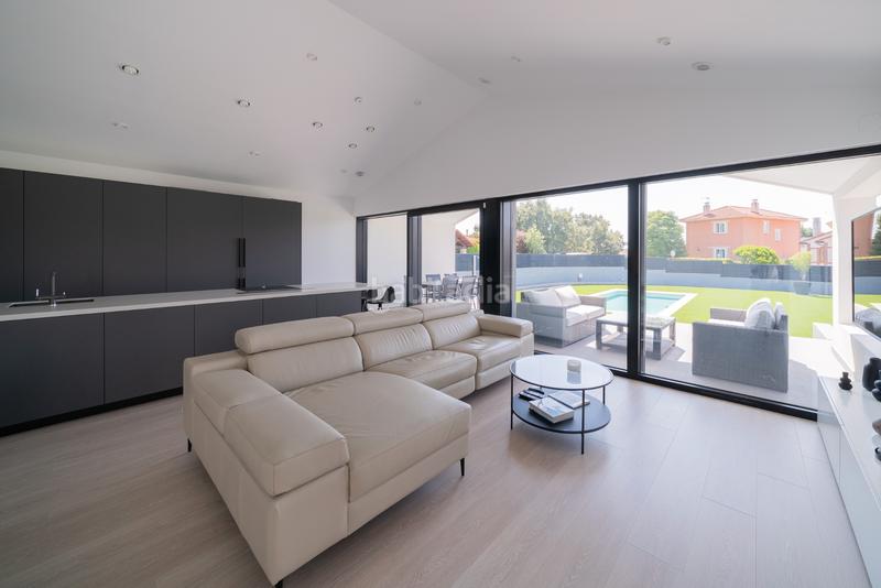 Foto 0e618731-601d-41ee-b0e3-951c777fc2e2. Chalet avec cheminée chauffage parking piscine dans Guadalix de la Sierra