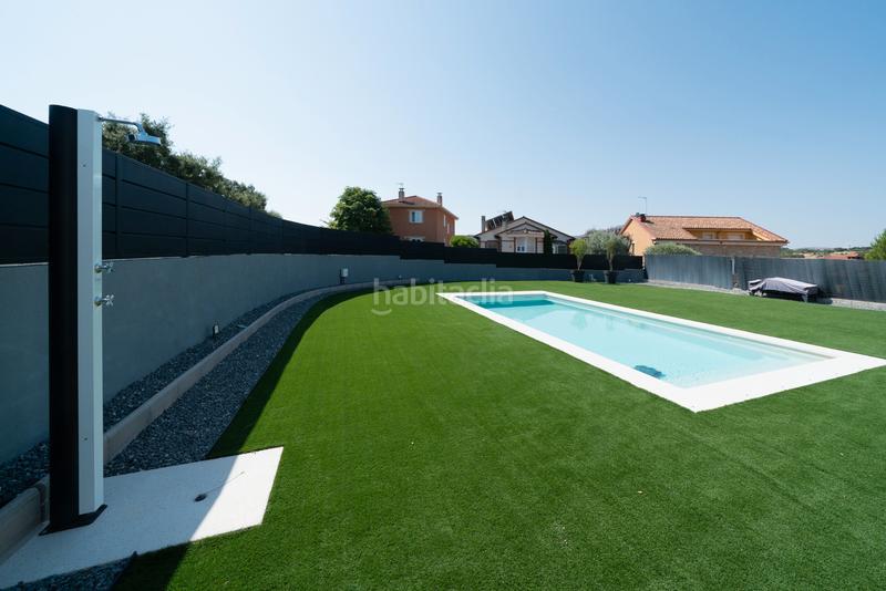 Foto 44d94f68-262a-429b-997b-456024d366ab. Chalet avec cheminée chauffage parking piscine dans Guadalix de la Sierra