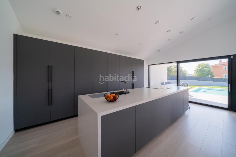 Foto 66d7d3c2-7971-4f73-a86d-d8b090e22500. Chalet avec cheminée chauffage parking piscine dans Guadalix de la Sierra