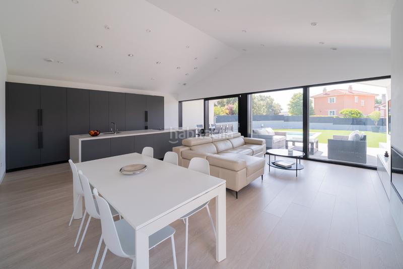 Foto 71c7fd49-8878-4780-9f08-4ca3809ab744. Chalet avec cheminée chauffage parking piscine dans Guadalix de la Sierra