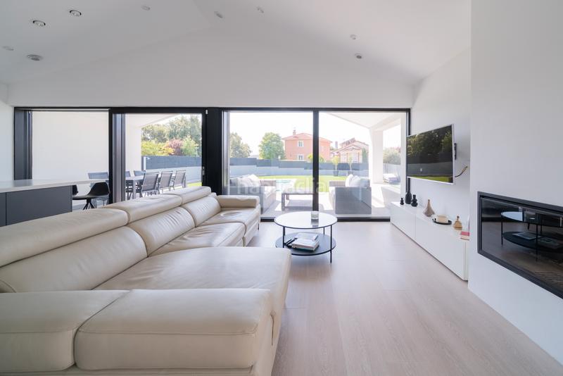 Foto 994269ca-3338-41fb-8938-f4aefecd20cb. Chalet avec cheminée chauffage parking piscine dans Guadalix de la Sierra