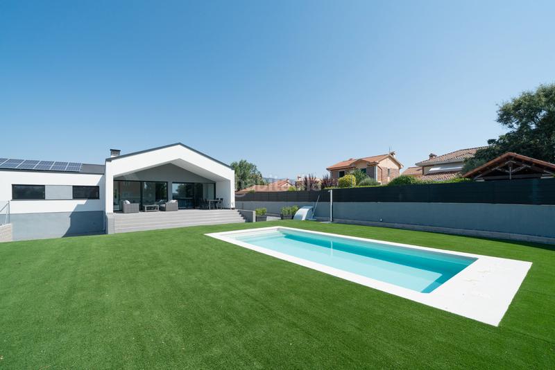 Foto f7f6e50e-122e-4b4e-82fe-18ba56a504ea. Chalet avec cheminée chauffage parking piscine dans Guadalix de la Sierra