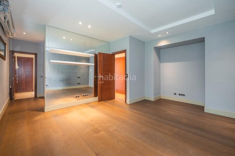 Foto d0a9b41d-14a8-4cf6-a9d0-8e56ef46d7b4. Chalet con camino riscaldamento parcheggio piscina in Ciudalcampo