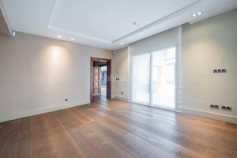 Foto b525721a-ffdc-437e-a462-fe1a7bdea45d. Xalet amb xemeneia calefacció aparcament piscina a Ciudalcampo