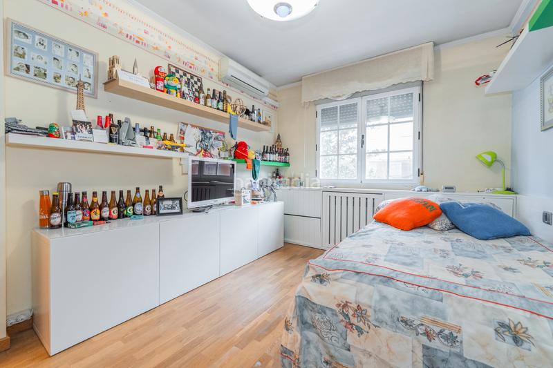 Foto 69367720-8acd-4e23-a330-27c24e76ef64. Reihenhaus mit heizung in Algete centro Algete