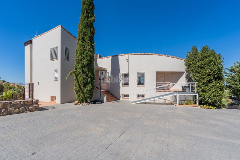 Foto bbf002f2-e49a-4bbb-8941-c8d78541d655. Chalet en Casar (El)