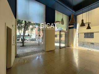 Location Local commercial  Comtes de belllloc. Local esquinero en el barrio de les corts