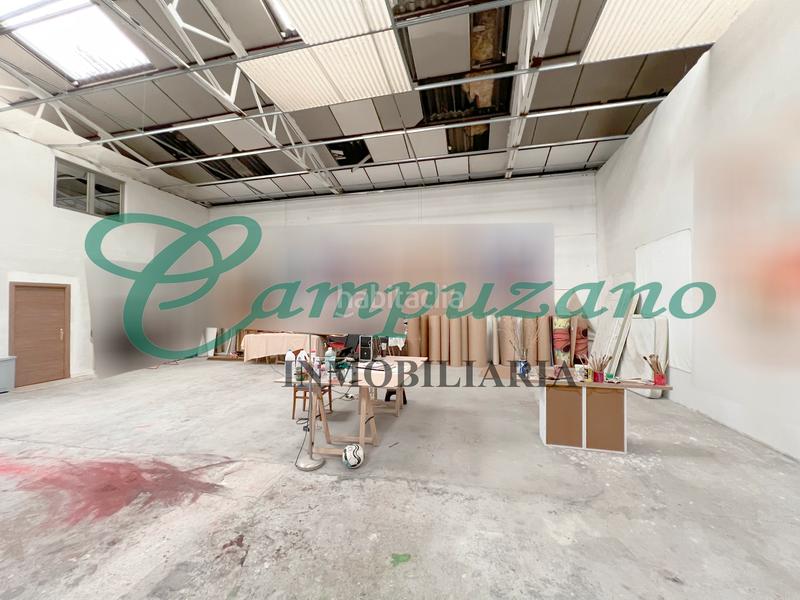 Foto 254667ef-c04a-4d14-965d-403c4bc08da2. Industrial building in calle de seúl 16 in Humanes de Madrid