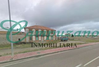 Casa in Calle eras de mesa 15. Campuzano inmobiliaria vende esta estupenda casa independiente c