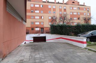 Car parking en Avenida juan de la cierva 2d