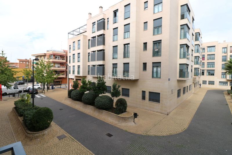 Foto 836b0d0b-cff4-4d40-bd02-ba739ce491cb. Parking coche en plaza benjamín palencia 1 en San Isidro Getafe