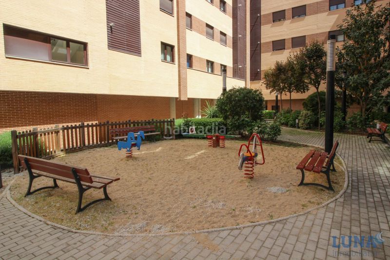 Foto ca77e3e6-8f52-450a-a857-b986f03247d2. Piso en calle magallanes 2 en Universidad Getafe