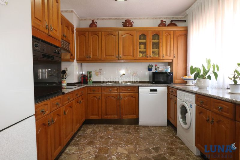Foto f3f0b6a8-edd3-4d09-9e3d-ed2a2259233d. Casa adosada en Sector 3 Getafe