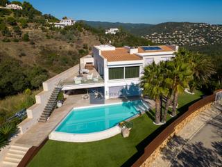 Chalet  Carrer orenetes. Platja darovilla