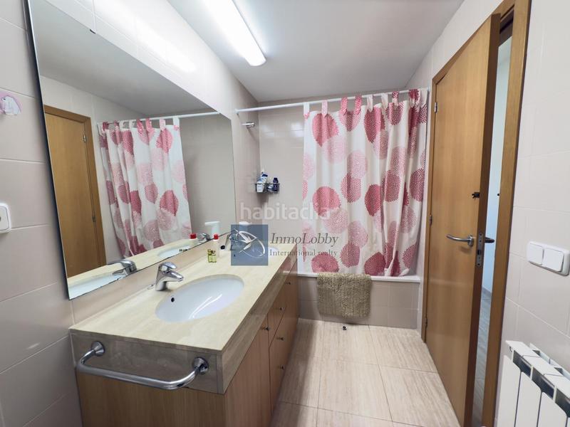 Foto 0ff8656e-9c6b-4277-92f7-c2d9f52c3e66. Location appartement avec chauffage parking piscine dans Platja d´Aro