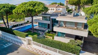 Xalet  Santa eliana. Platja darovilla