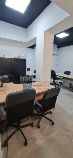Foto f8307ee4-ede6-4b63-8140-1db8b9490a95. Office space in Centre Santa Coloma de Gramenet