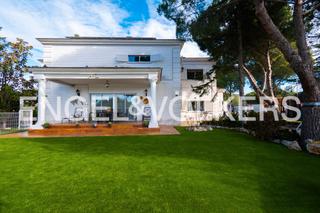 Chalet en Parquelagos-Puente Nuevo. Chalet independiente con vistas en parquelagos