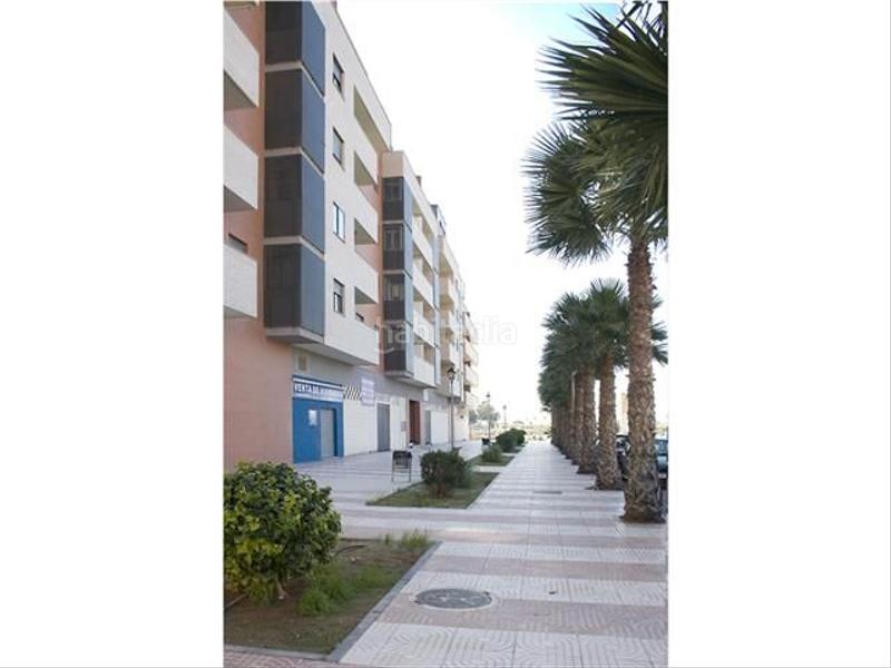 Foto d7c616b0-cdbd-4803-a6bd-3c23d1482db3. Alquiler local comercial en calle los galos 1 en Aguadulce Sur Roquetas de Mar
