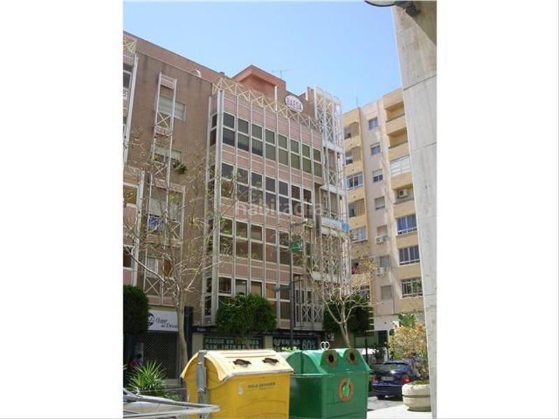 Foto c71f981f-01c6-4fe1-83ad-b02d13929f2e. Alquiler oficina en Pabellón - Estación - El Corte Inglés Ejido (El)