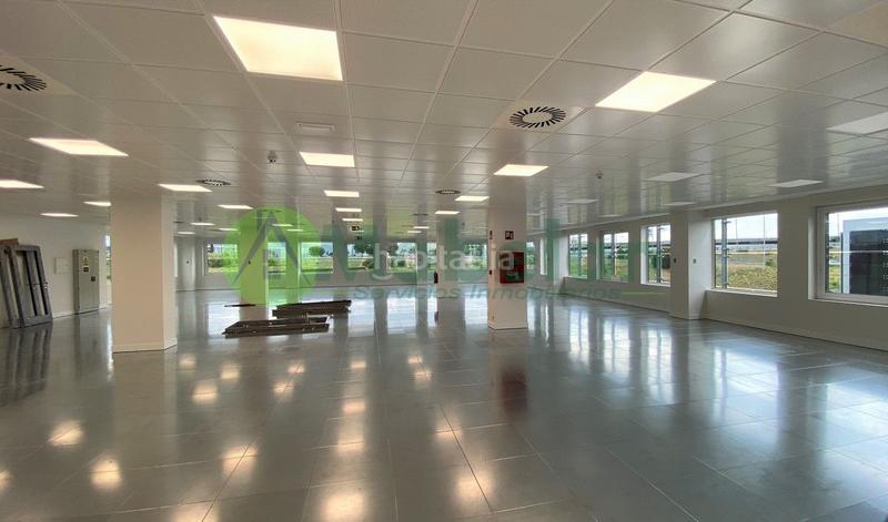 Foto f58e56c1-1b2d-4c8c-a3fc-bae2f6b40988. Rent office space in Parque Empresarial Rozas de Madrid (Las)