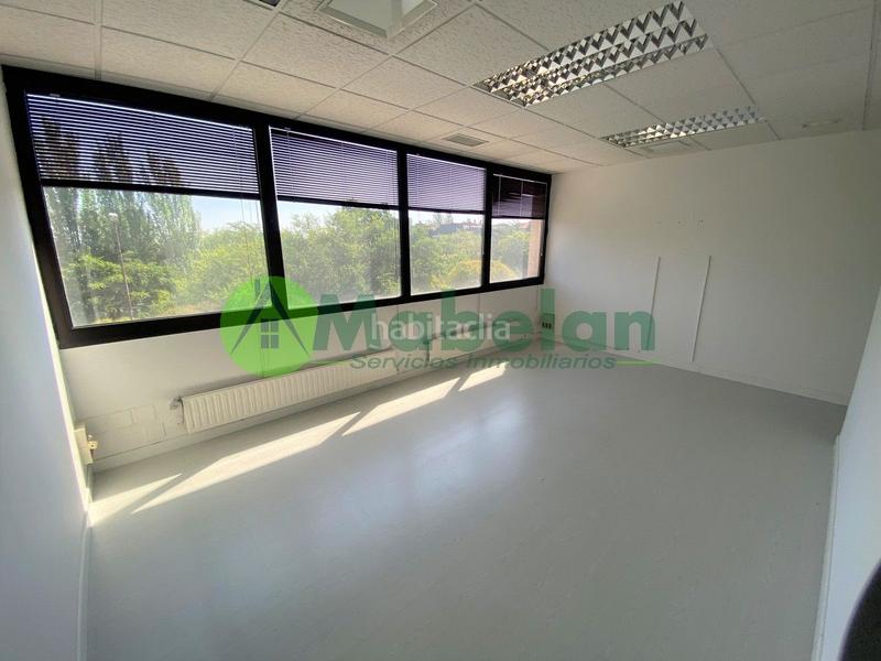 Foto fa5b6379-5935-4243-a2ee-9633e582fcf6. Location bureau avec chauffage parking dans Marazuela-El Torreón Rozas de Madrid (Las)