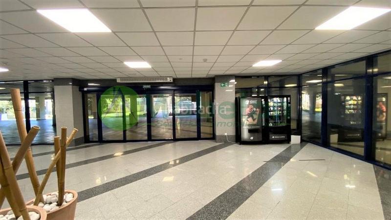 Foto 6fd3b01c-1154-42d8-a245-eb3261bf9f14. Miete büro in Pinar de las Rozas Rozas de Madrid (Las)