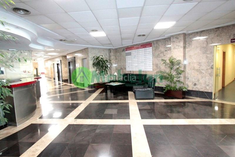 Foto 3fca3e88-69a6-40e9-adc4-7d7e7a7b3e57. Miete büro in Las Matas-Peñascales Rozas de Madrid (Las)