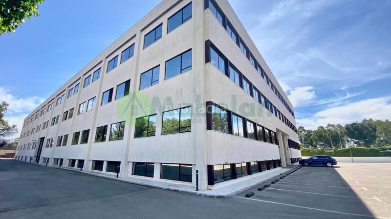 Foto 9d7298ab-cc8f-4a35-a085-e16a67b3561f. Miete büro in Las Matas-Peñascales Rozas de Madrid (Las)