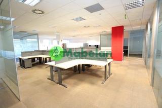 Location Bureau en Parque Empresarial. Las rozas, parque empresarial, oficina de 607m2 en la primera pl