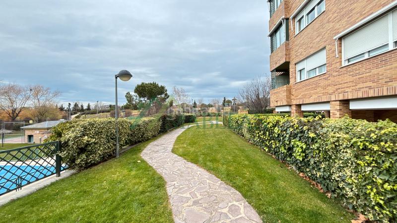 Foto c004e172-a539-42ee-9c67-35cd5a3c74b3. Appartamento con riscaldamento piscina in Golf-El Carralero Majadahonda