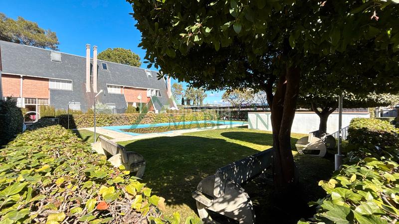 Foto 0b13a447-937d-4bbf-98a3-64683adda4f4. Semi detached house with fireplace heating parking pool in Rozas de Madrid (Las)