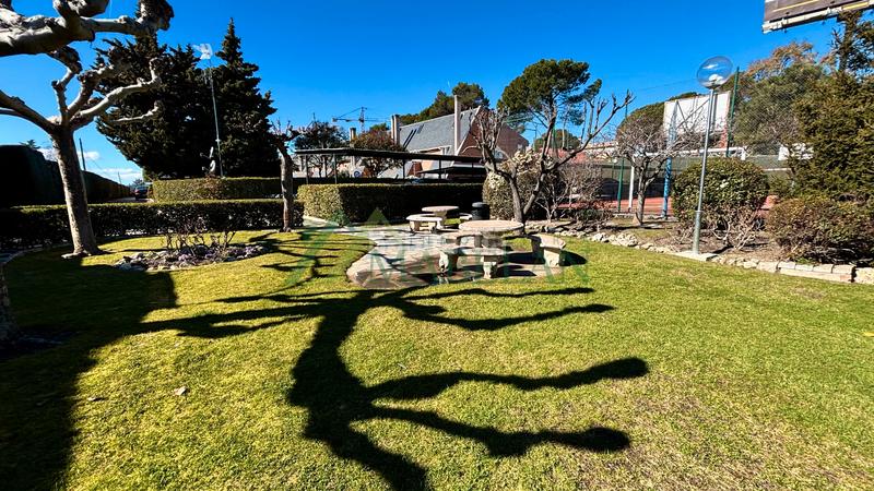 Foto d00157ed-44d5-41ae-b6fa-2fc191433745. Semi detached house with fireplace heating parking pool in Rozas de Madrid (Las)