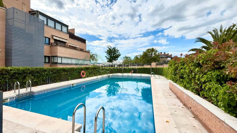Foto 78c60165-2798-49a7-8554-376f9fca6c77. Lloguer pis amb calefacció piscina a El Cantizal Rozas de Madrid (Las)