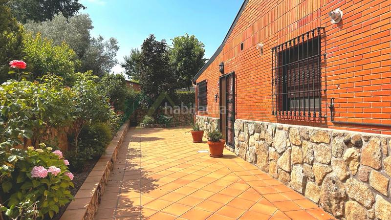 Foto b5c15748-80c9-459d-af82-fa0701756c9f. Chalet  independiente con altas calidades y excelente ubicación, estilo técnico y detallado para compradores exigentes. en Galapagar