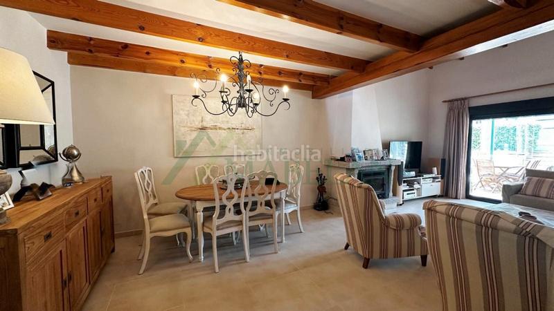 Foto e719b85a-6077-4e2a-9e41-609d5072a256. Chalet  independiente con altas calidades y excelente ubicación, estilo técnico y detallado para compradores exigentes. en Galapagar