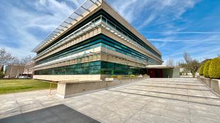Bureau à El Pinar-Punta Galea. Las rozas, punta galea, oficina en edificio representativo en pl